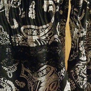 ROBBIE BEE PAISLEY PRINT BLACK/WHITE  SHEER BLOUSE